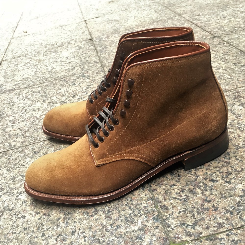 D5819 Snuff Suede — mouldedshoe